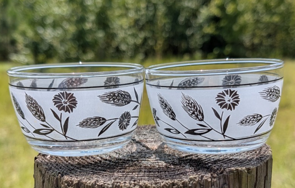 Duz Crystal Wildflower Design Frosted Gray Floral 3" Finger Bowls Set of 2 MCM